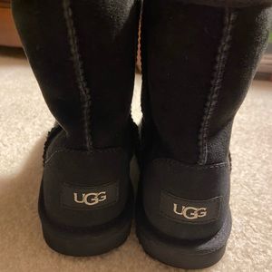 UGG size 2 girls’ Classic II Boots, Black